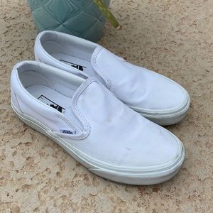White Slip On Vans ✌🏼